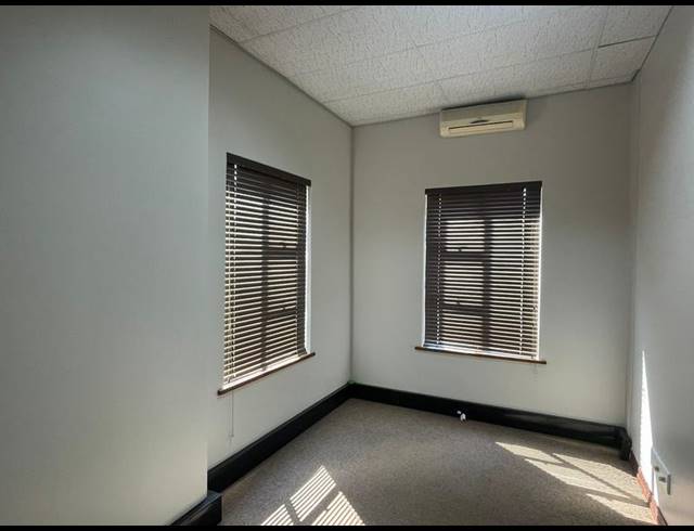 BUSINESS PROPERTY TO RENT IN ELDORAIGNE